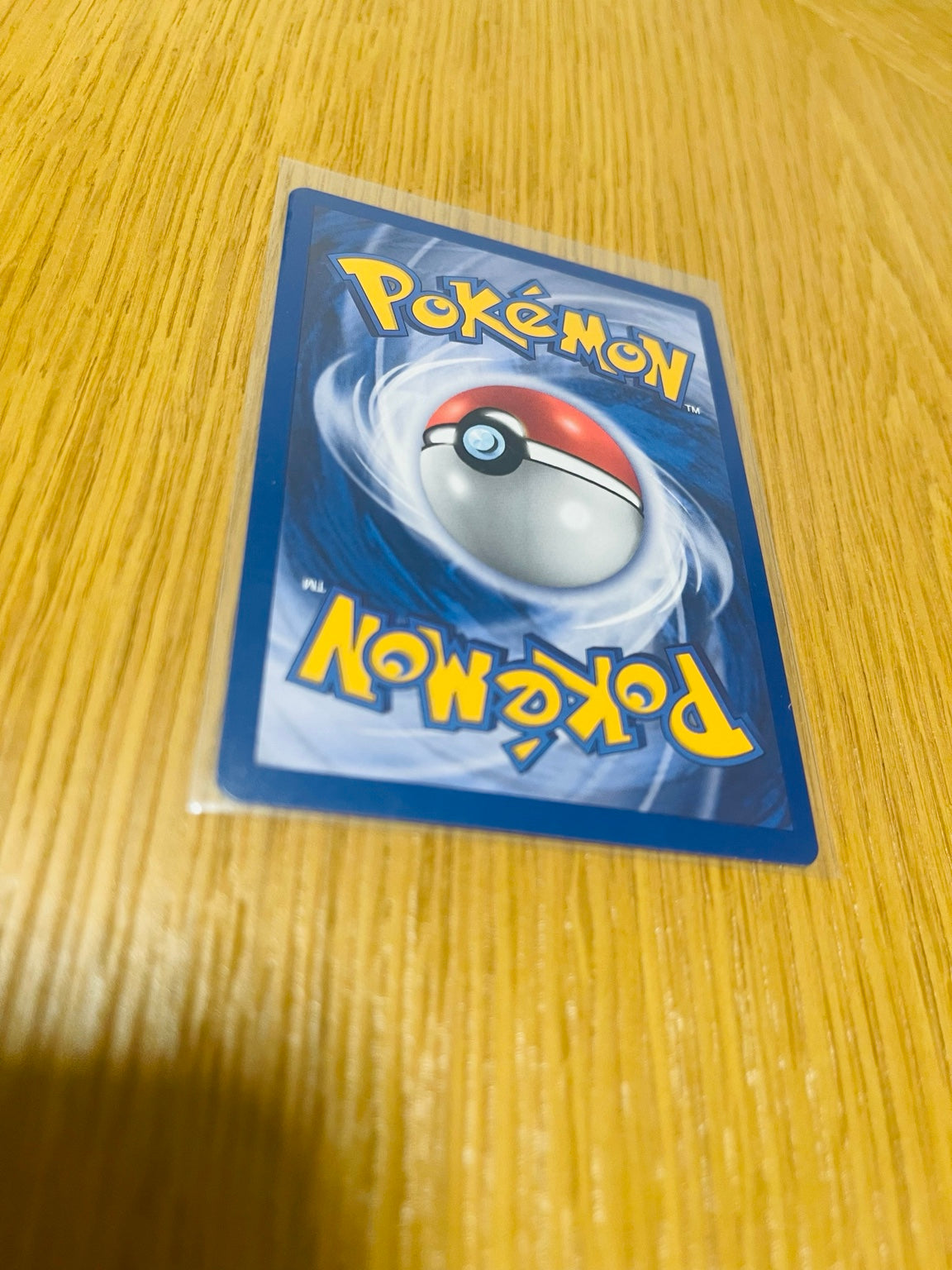 Gastly Base Set 1.ª edición española, reverso de la carta fotografiada