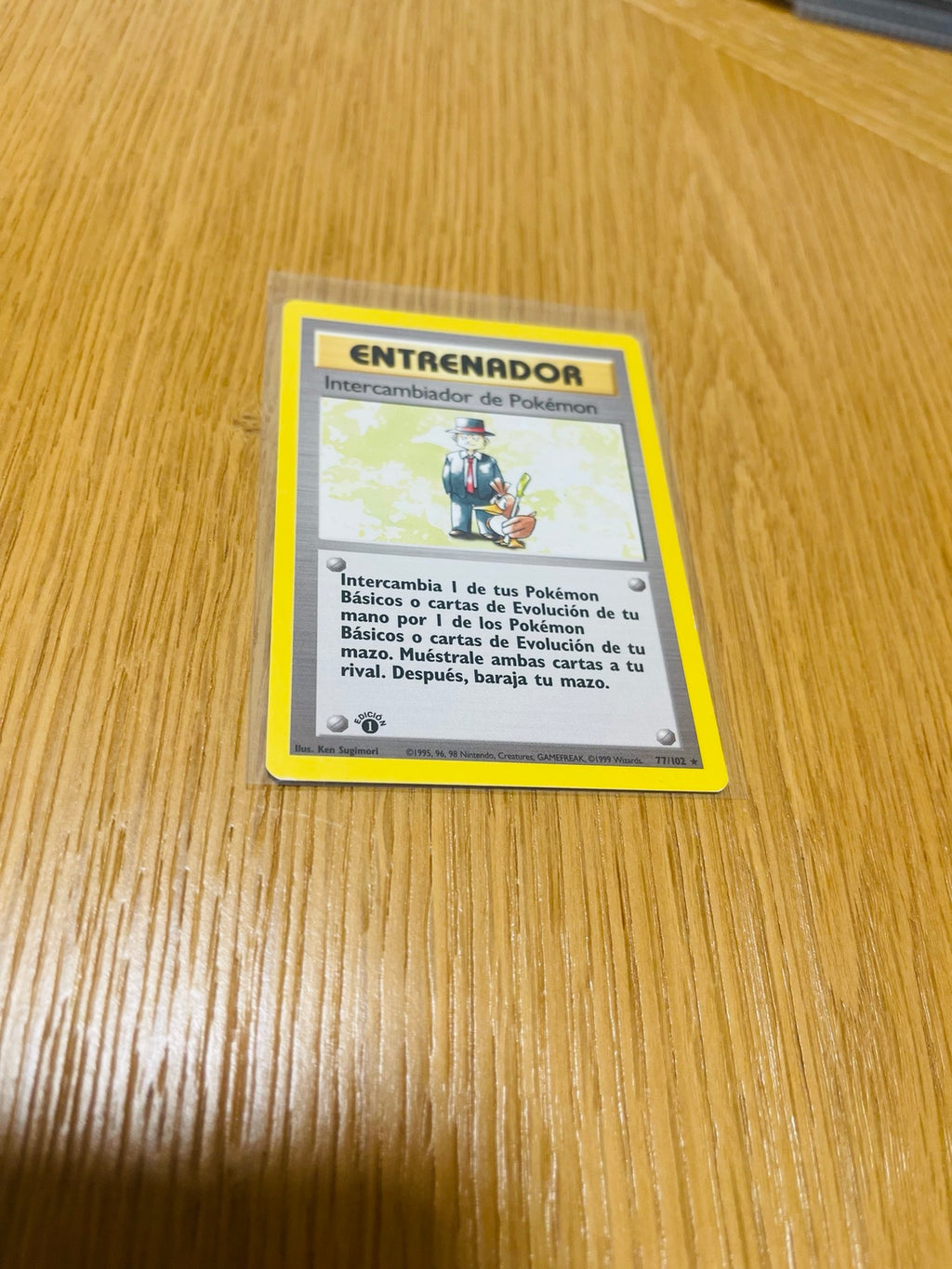 Intercambiador de Pokémon Base Set 1.ª edición española, anverso de la carta fotografiada