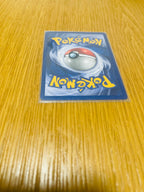 Magikarp Base Set 1.ª edición española, reverso de la carta fotografiada