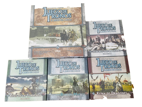 Juego base y cuatro expansiones de Juego de Tronos LCG en español · fondo blanco