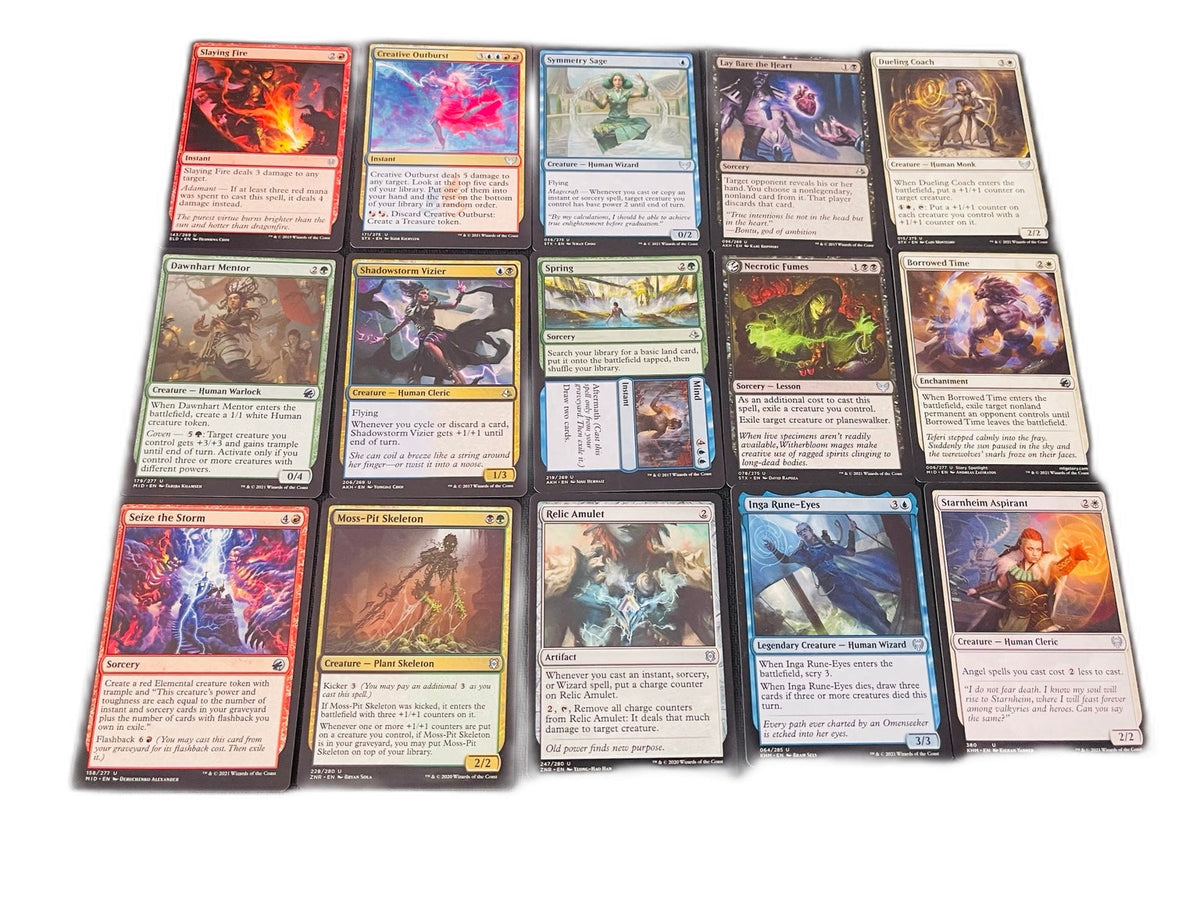 Ejemplos reales de cartas infrecuentes Magic en inglés · fondo blanco